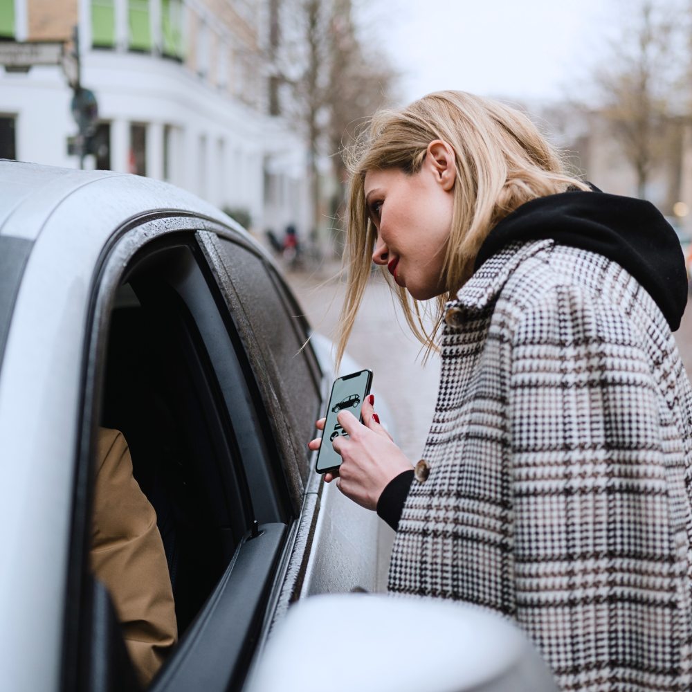 Kierowca pojazdu zawodowego z aktualnymi badaniami psychologicznymi.