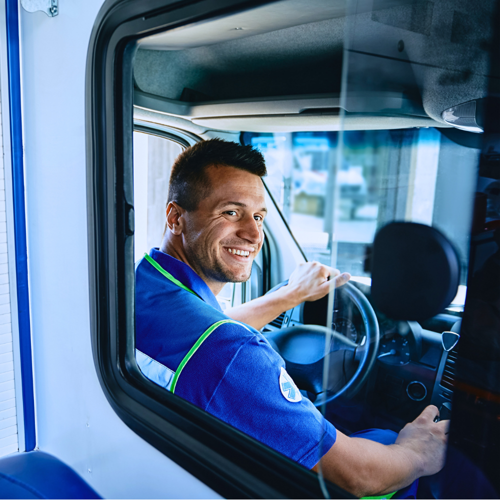 Kierowca pojazdu uprzywilejowanego prowadzi samochód