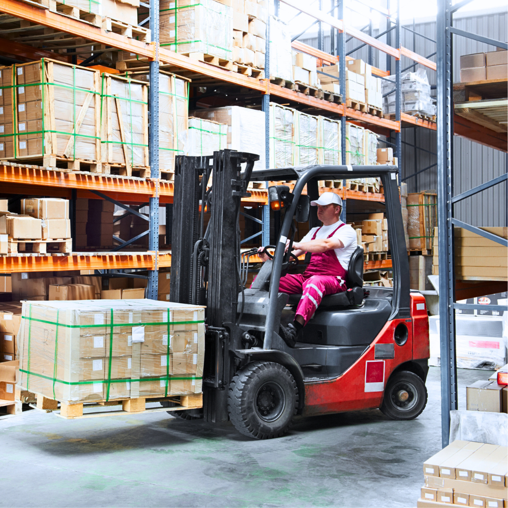 Operator wózka widłowego z aktualnymi badaniami psychologicznymi.